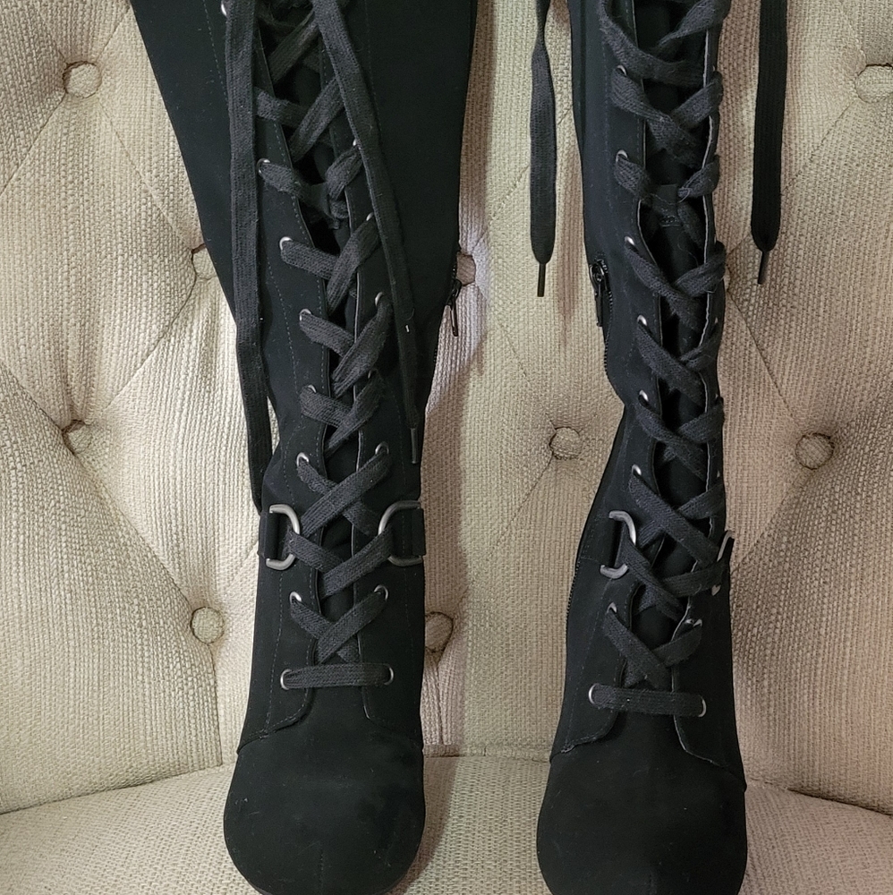 Heel boots